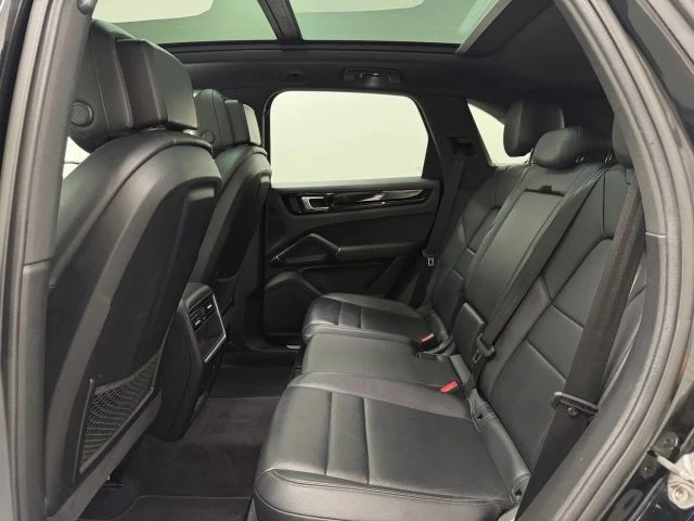 2022 Porsche - Image 22 of 31