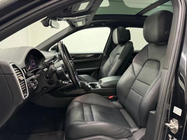2022 Porsche - Image 14 of 31