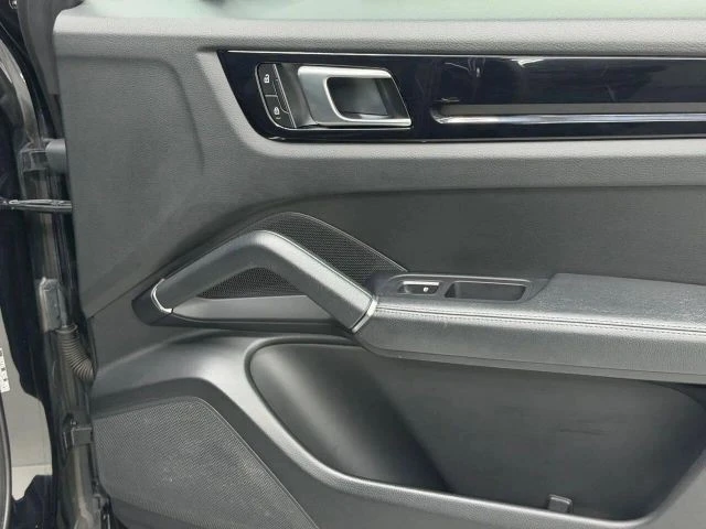 2022 Porsche 9Y0/9Y3 Cayenne - Image 18 of 31