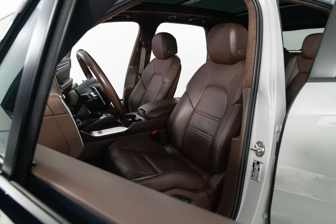 2022 Porsche 9Y0/9Y3 Cayenne Turbo - Image 12 of 31