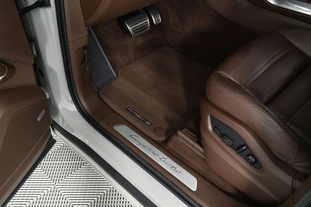 2022 Porsche 9Y0/9Y3 Cayenne Turbo - Image 13 of 31