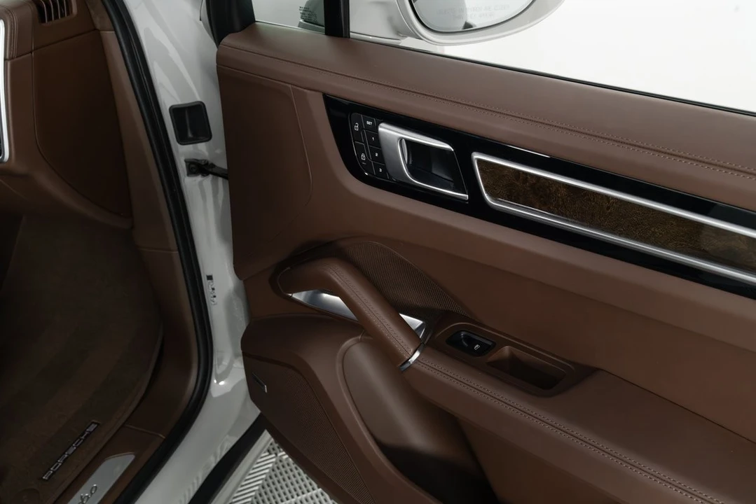 2022 Porsche 9Y0/9Y3 Cayenne Turbo - Image 15 of 31