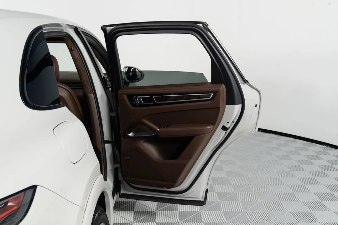 2022 Porsche 9Y0/9Y3 Cayenne Turbo - Image 22 of 31