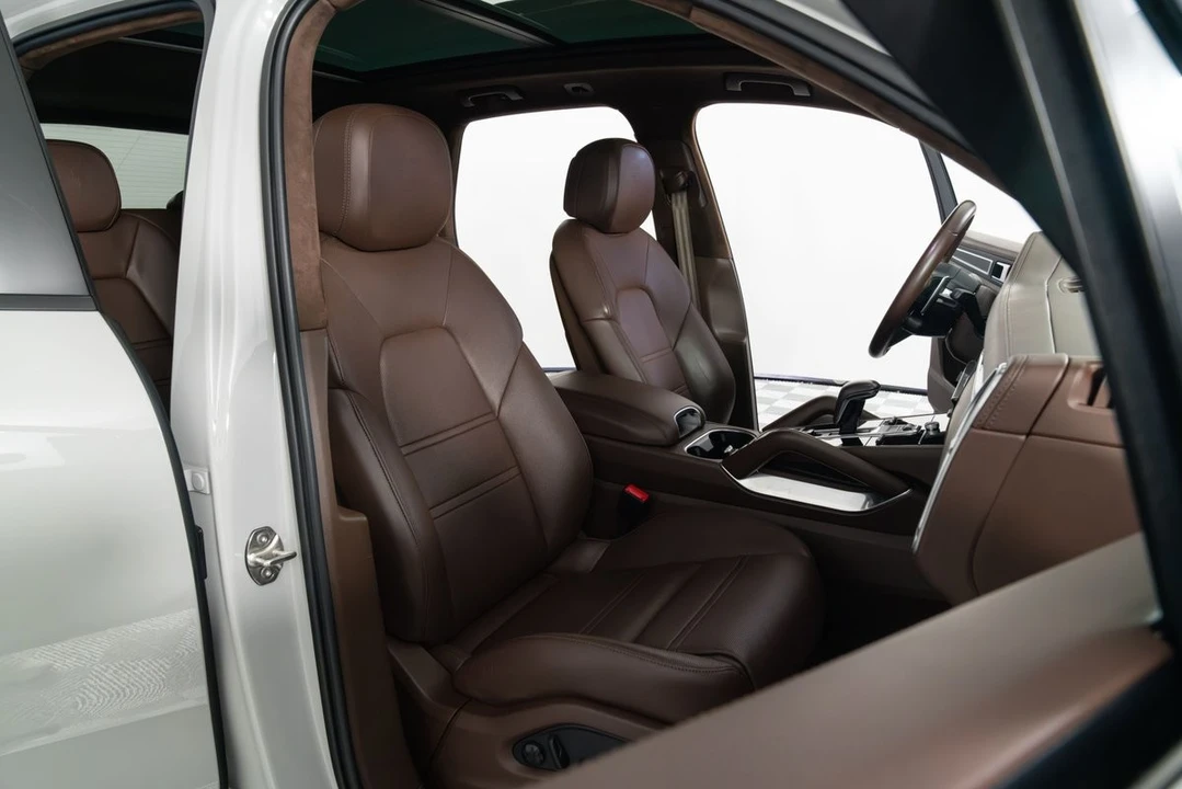 2022 Porsche 9Y0/9Y3 Cayenne Turbo - Image 17 of 31