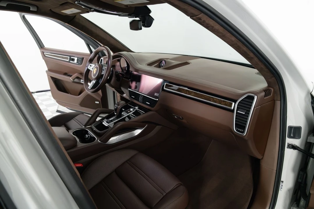 2022 Porsche 9Y0/9Y3 Cayenne Turbo - Image 16 of 31