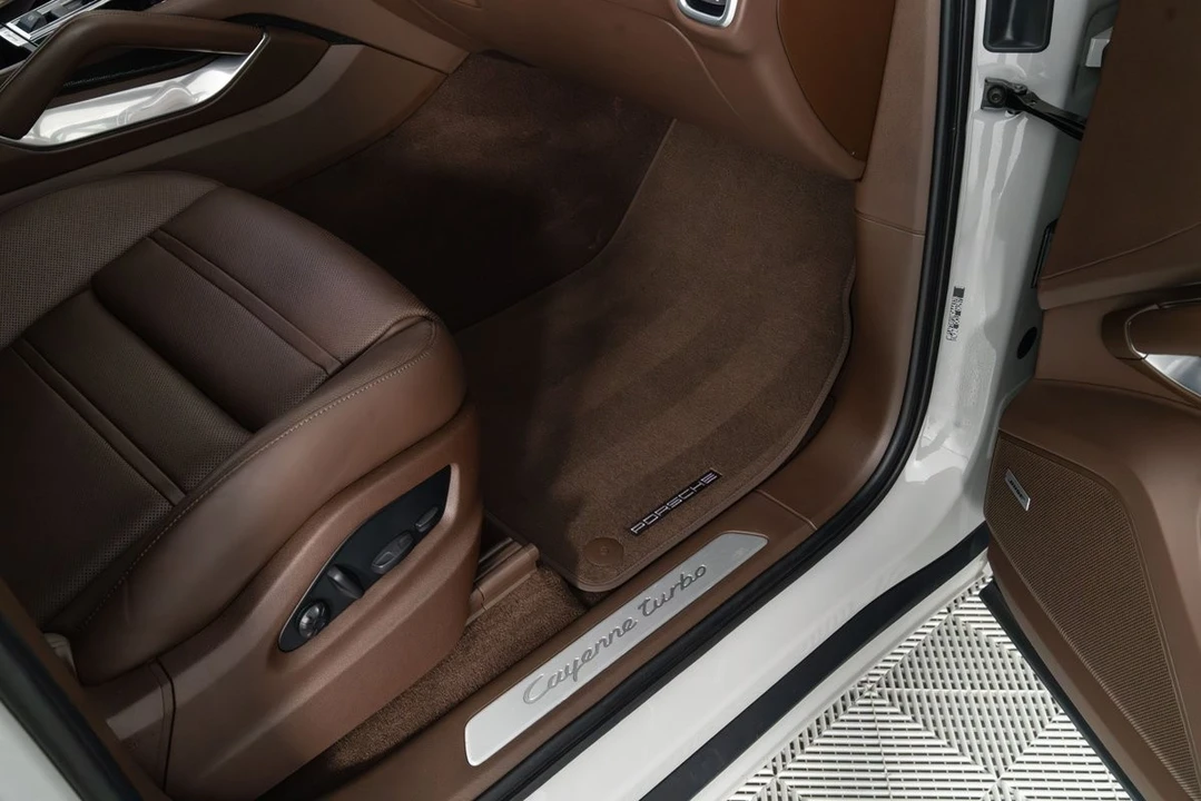 2022 Porsche 9Y0/9Y3 Cayenne Turbo - Image 18 of 31