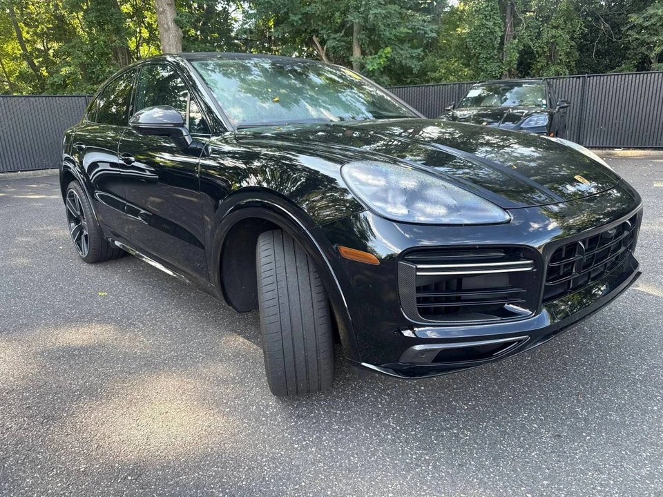 2022 Porsche Cayenne - Image 2 of 5