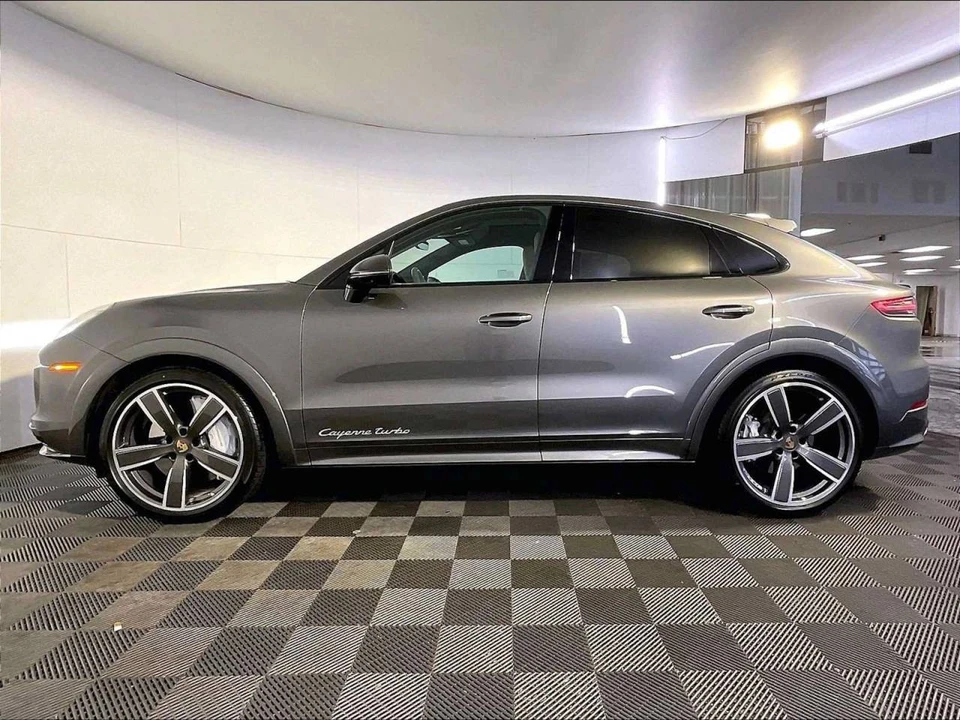 2022 Porsche Cayenne - Image 2 of 5
