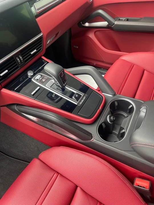 2022 Porsche 9Y0/9Y3 Cayenne Turbo GT - Image 11 of 13