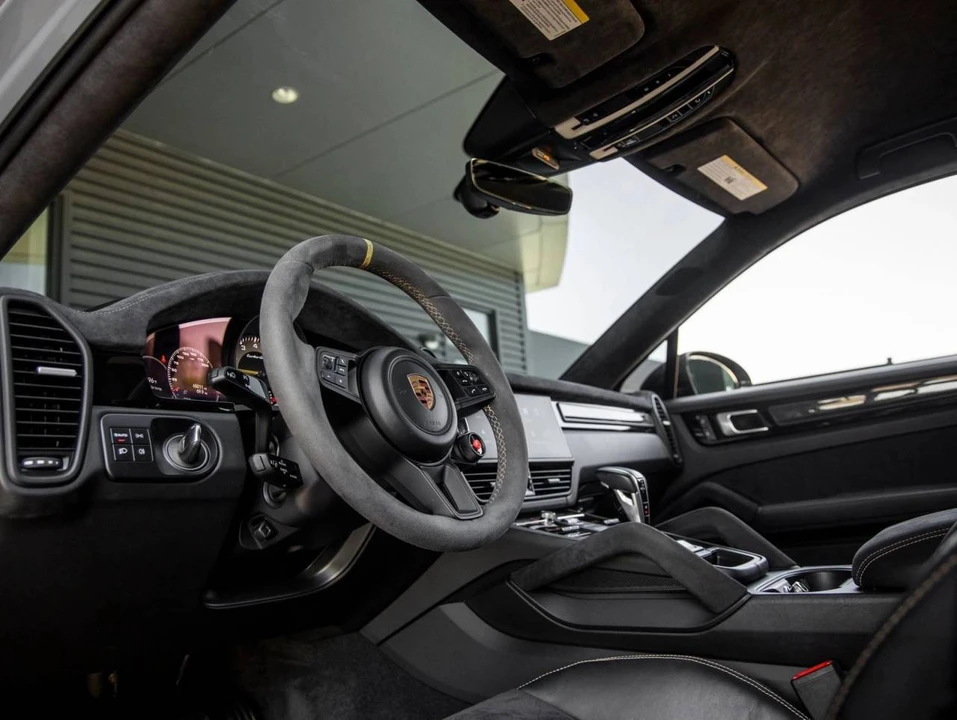 2022 Porsche 9Y0/9Y3 Cayenne Turbo GT - Image 4 of 5