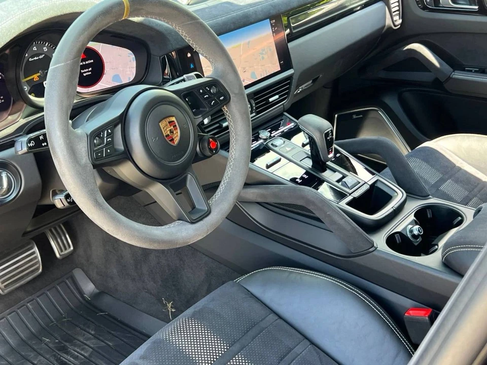 2022 Porsche 9Y0/9Y3 Cayenne Turbo GT - Image 4 of 5