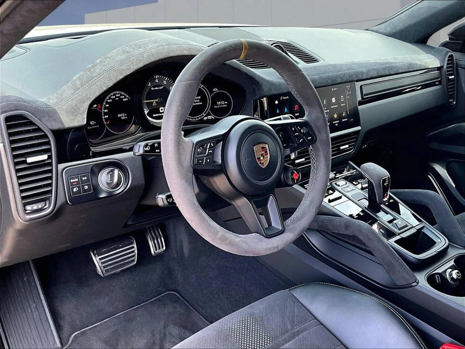 2022 Porsche 9Y0/9Y3 Cayenne Turbo GT - Image 4 of 5