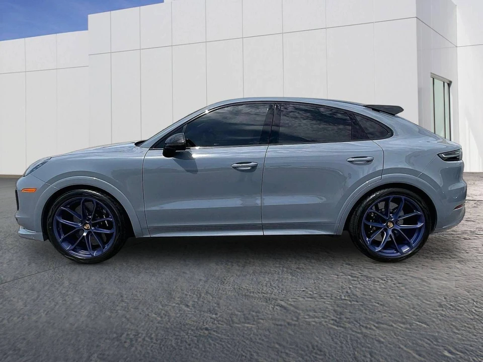 2022 Porsche 9Y0/9Y3 Cayenne Turbo GT - Image 2 of 5