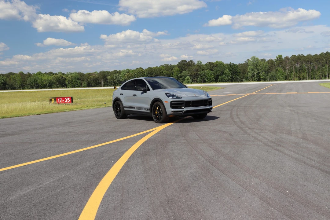 2022 Porsche 9Y0/9Y3 Cayenne Turbo GT - Image 11 of 31
