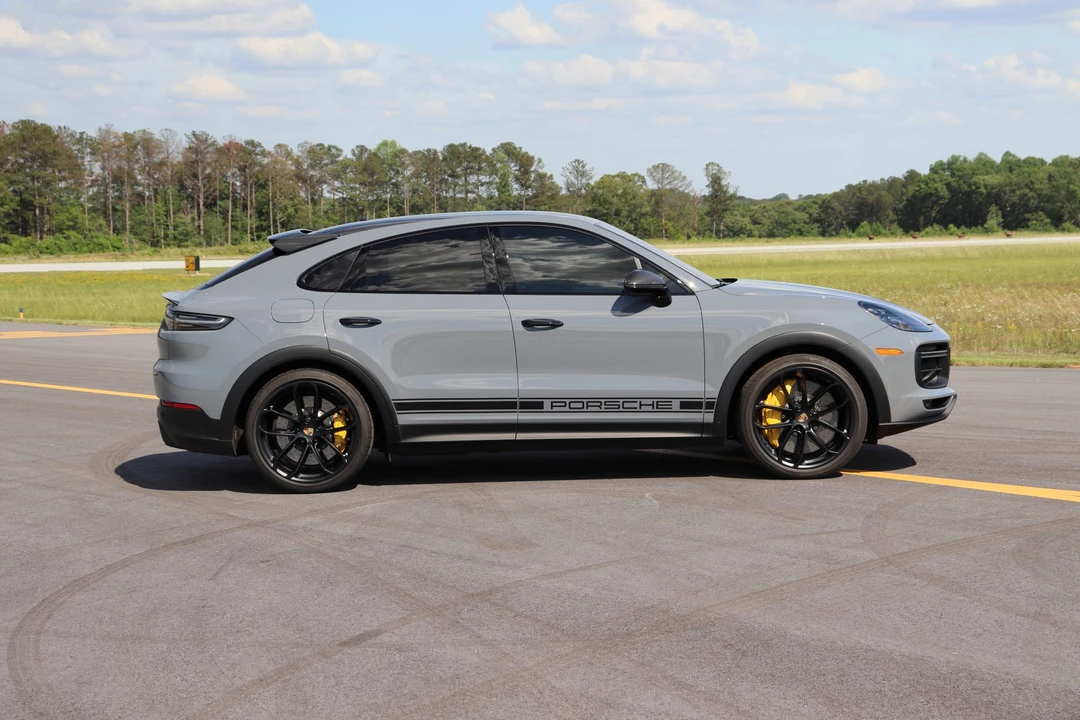 2022 Porsche 9Y0/9Y3 Cayenne Turbo GT - Image 21 of 31