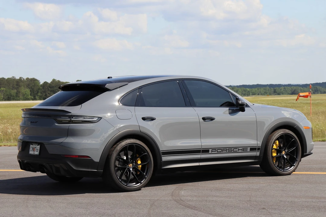 2022 Porsche 9Y0/9Y3 Cayenne Turbo GT - Image 25 of 31