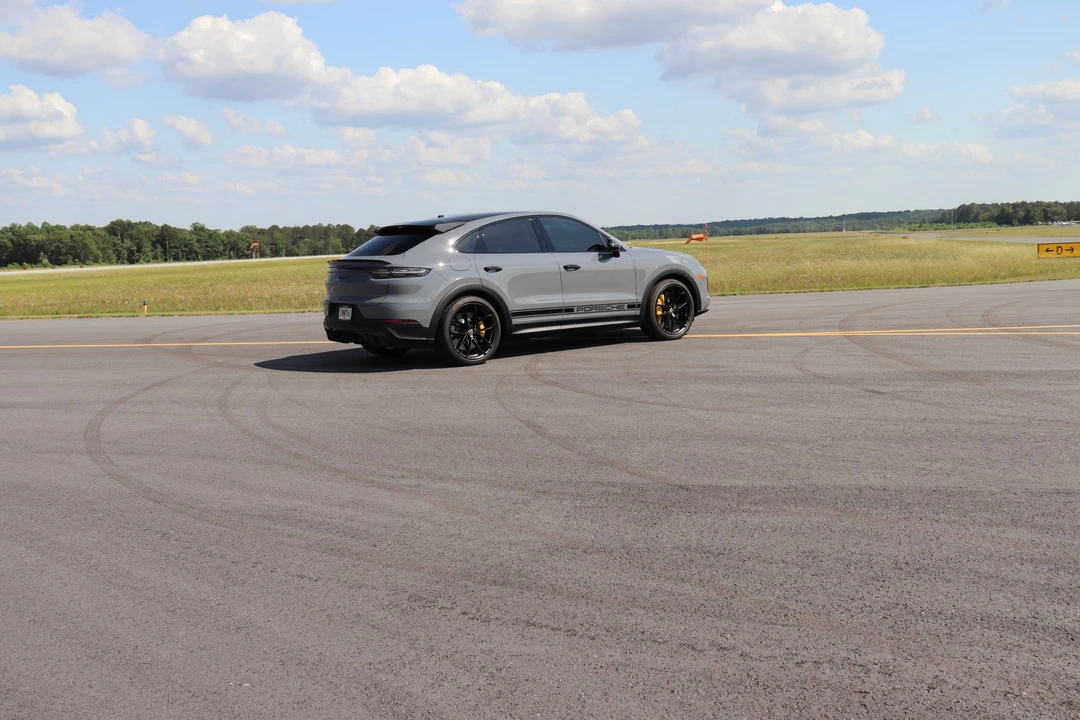 2022 Porsche 9Y0/9Y3 Cayenne Turbo GT - Image 22 of 31