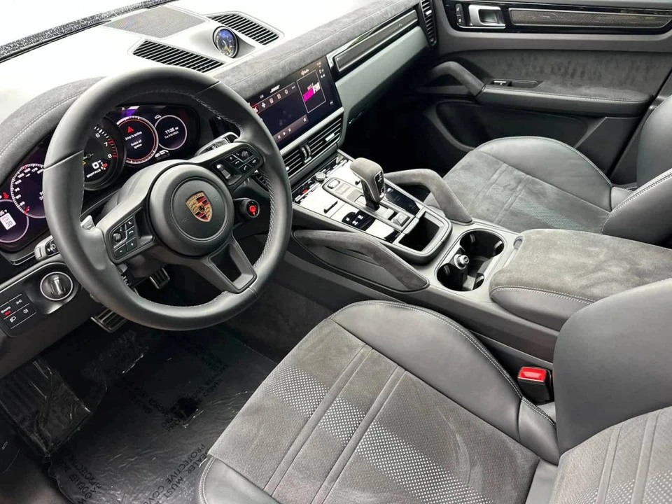 2022 Porsche 9Y0/9Y3 Cayenne Turbo GT - Image 4 of 5