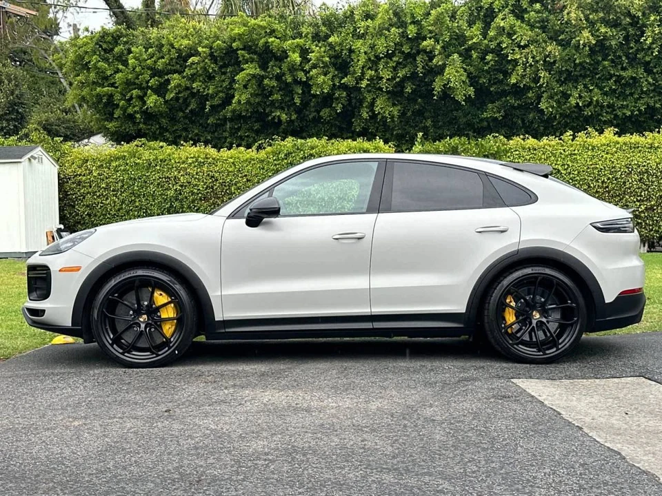 2022 Porsche 9Y0/9Y3 Cayenne Turbo GT - Image 2 of 5