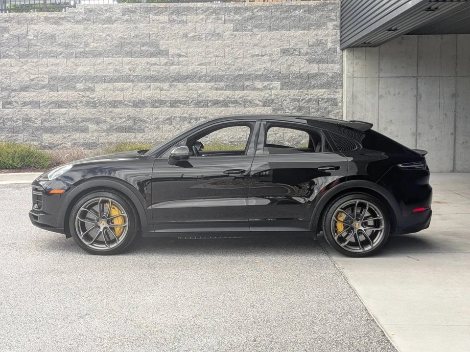 2022 Porsche 9Y0/9Y3 Cayenne Turbo GT - Image 2 of 5
