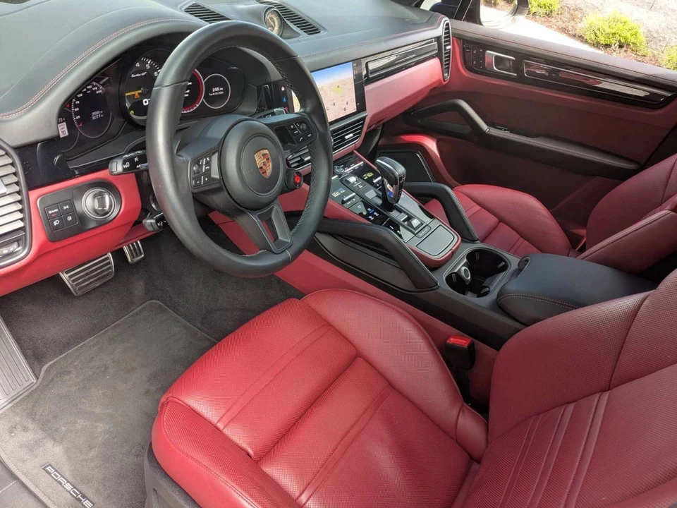 2022 Porsche 9Y0/9Y3 Cayenne Turbo GT - Image 4 of 5