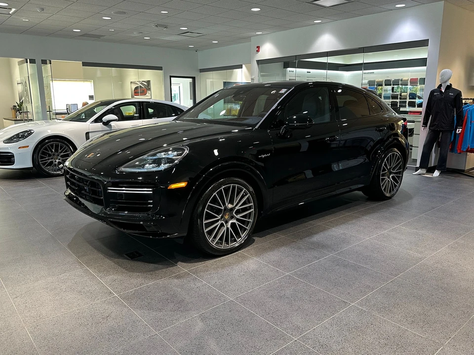 2022 Porsche 9Y0/9Y3 Cayenne Turbo - Image 5 of 15