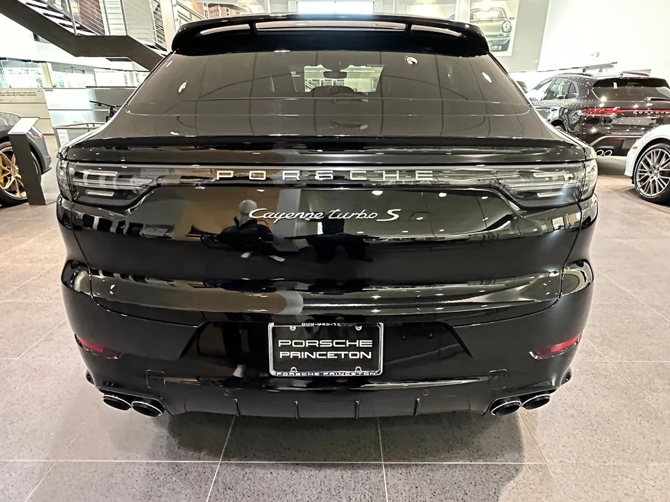 2022 Porsche 9Y0/9Y3 Cayenne Turbo - Image 8 of 15