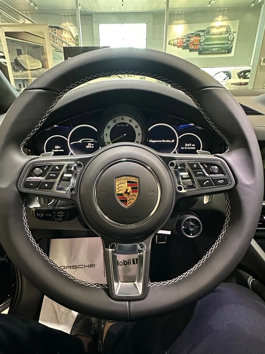 2022 Porsche 9Y0/9Y3 Cayenne Turbo - Image 12 of 15