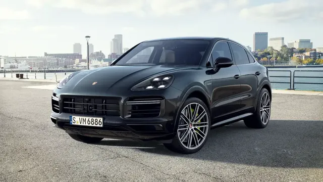 2022 Porsche Cayenne Turbo S E-Hybrid Coupe