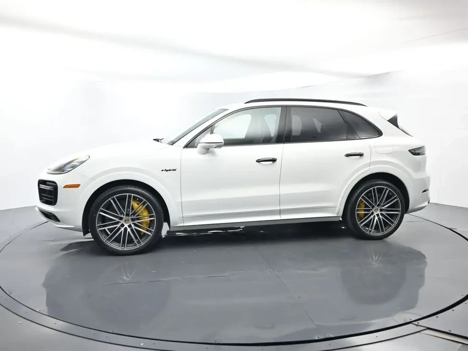 2022 Porsche 9Y0/9Y3 Cayenne - Image 2 of 7