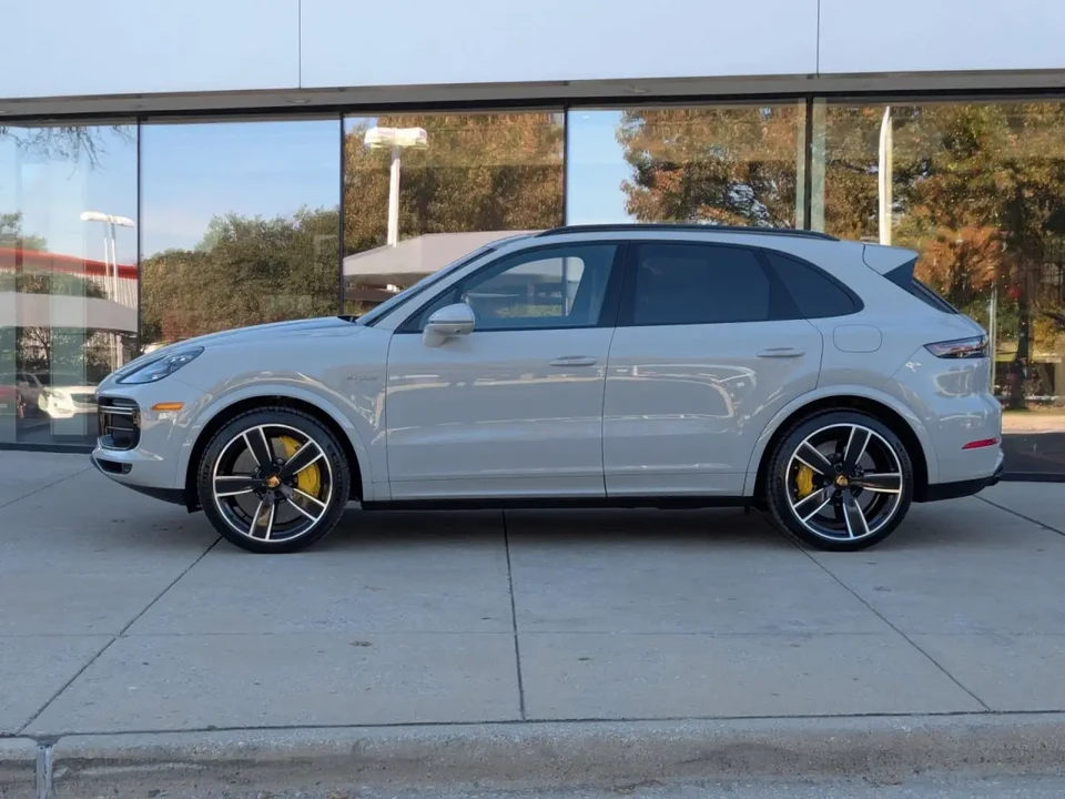 2022 Porsche 9Y0/9Y3 Cayenne - Image 2 of 6