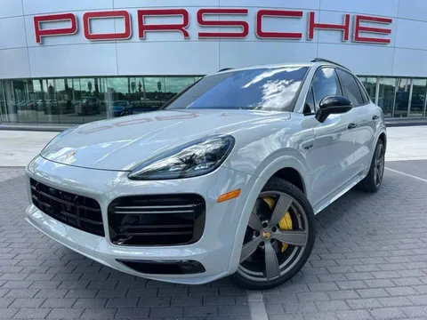 2022 Porsche Cayenne Turbo S E-Hybrid