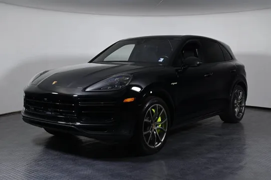 2022 Porsche Cayenne Turbo S E-Hybrid