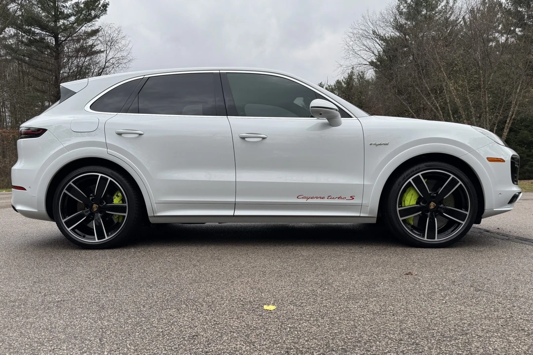 2022 Porsche 9Y0/9Y3 Cayenne Turbo - Image 3 of 8