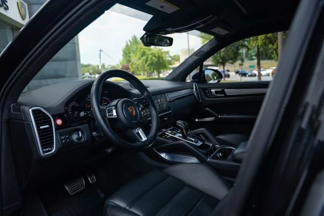 2022 Porsche 9Y0/9Y3 Cayenne Turbo - Image 27 of 31