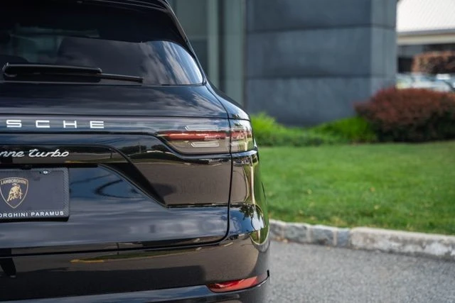 2022 Porsche 9Y0/9Y3 Cayenne Turbo - Image 18 of 31