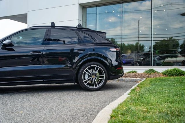 2022 Porsche 9Y0/9Y3 Cayenne Turbo - Image 10 of 31
