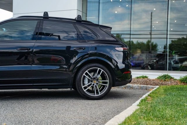 2022 Porsche 9Y0/9Y3 Cayenne Turbo - Image 9 of 31