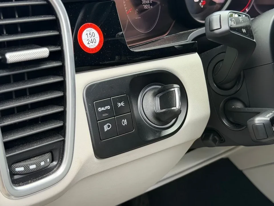 2022 Porsche 9Y0/9Y3 Cayenne - Image 29 of 31