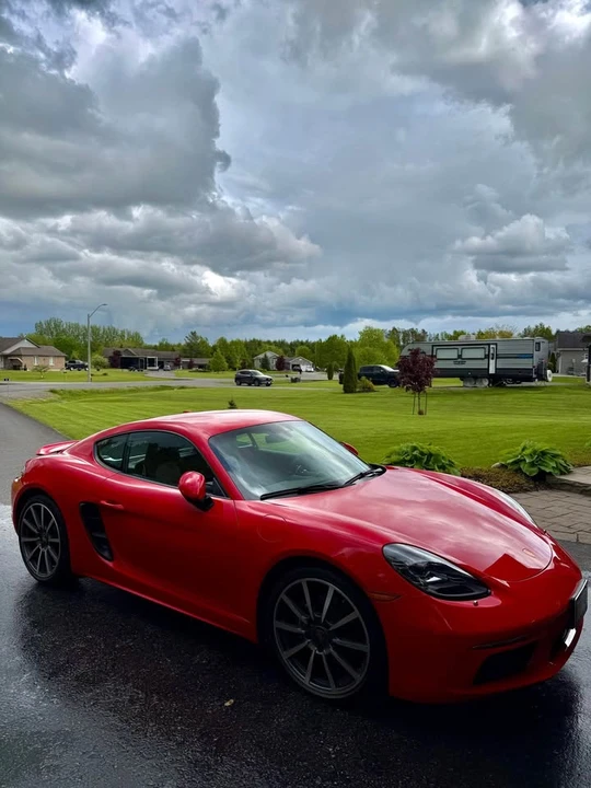 2022 Porsche 718 Cayman - Image 2 of 8