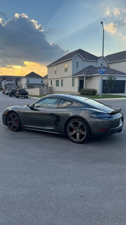2022 Porsche 718 Cayman S - Image 16 of 21