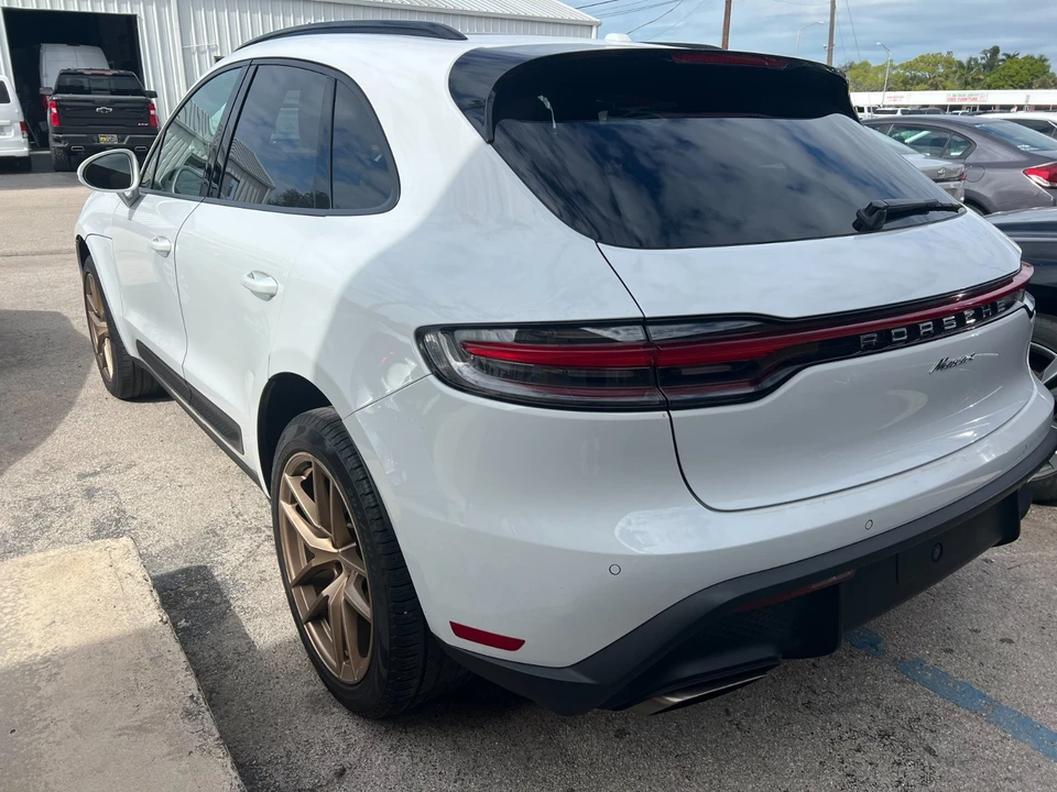 2022 Porsche 718 Cayman - Image 15 of 17