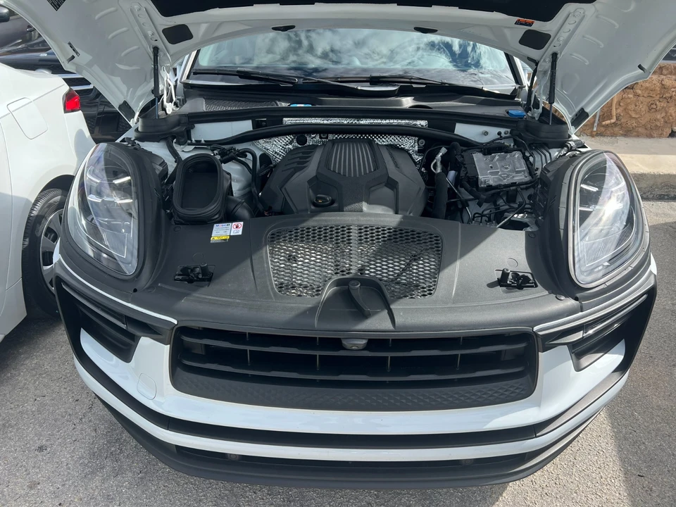 2022 Porsche 718 Cayman - Image 16 of 17
