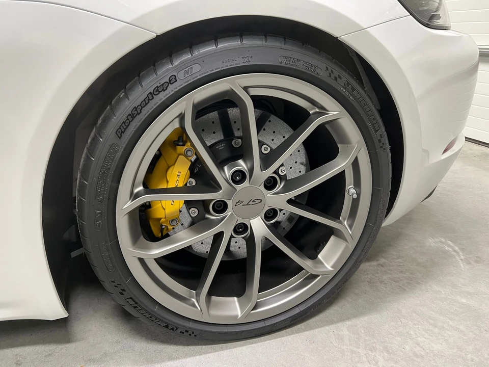 2022 Porsche 718 Cayman GT4 - Image 21 of 23