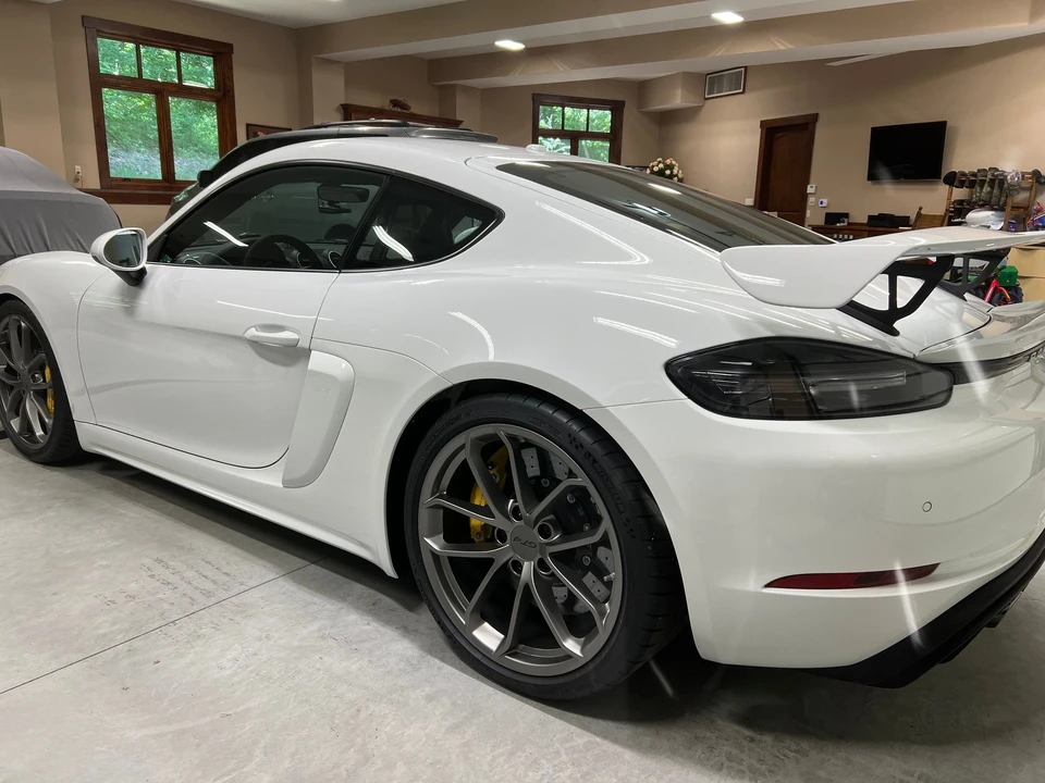 2022 Porsche 718 Cayman GT4 - Image 20 of 23