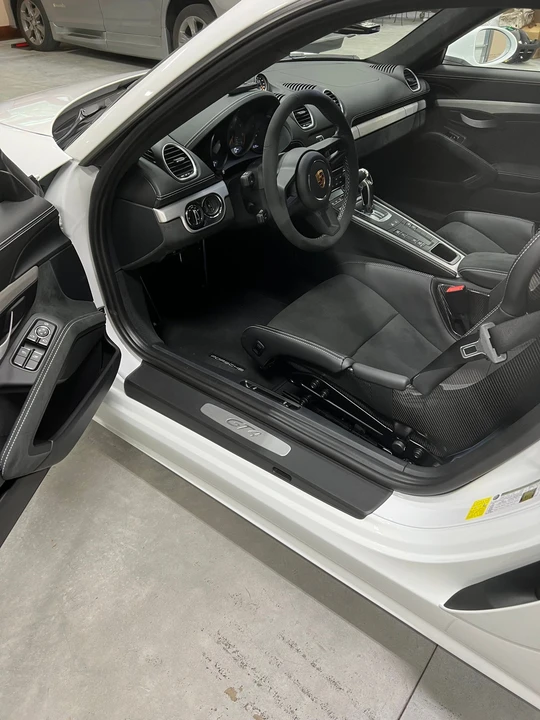 2022 Porsche 718 Cayman GT4 - Image 19 of 23