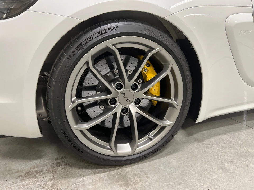 2022 Porsche 718 Cayman GT4 - Image 5 of 23