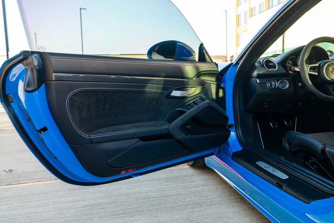 2022 Porsche 718 Cayman GT4 - Image 4 of 15