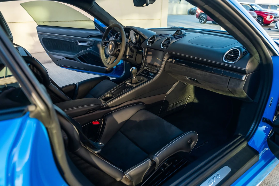 2022 Porsche 718 Cayman GT4 - Image 5 of 15