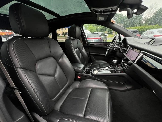 2022 Porsche Macan - Image 4 of 15